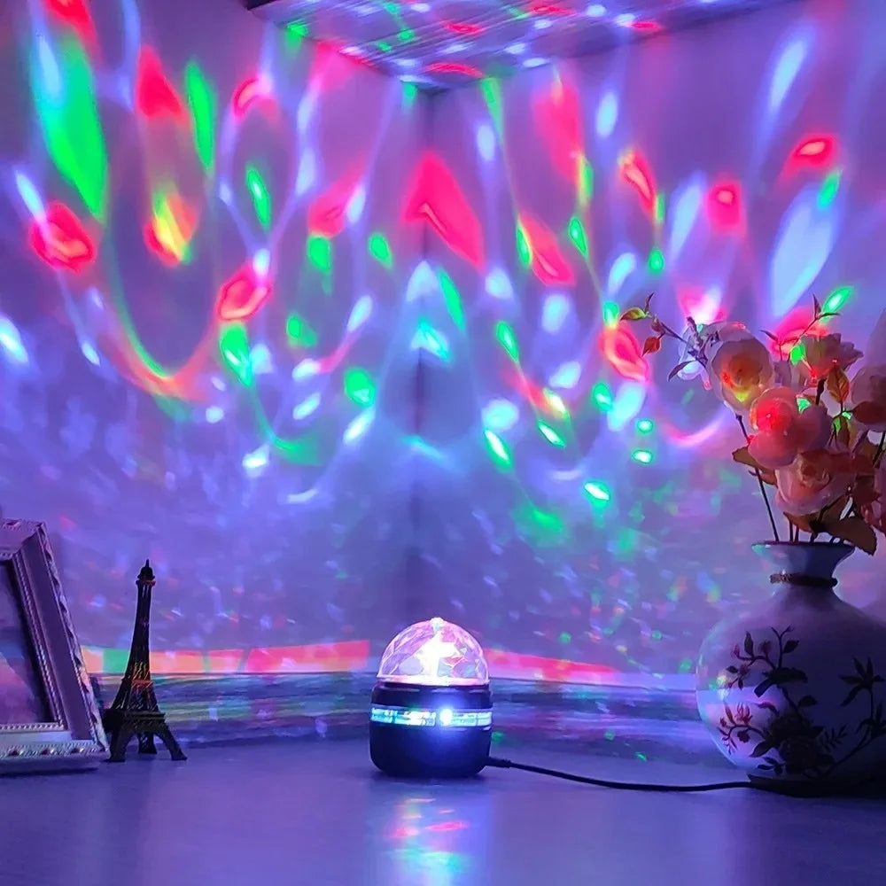Projektor LED z gwiaździstym niebem, zasilany przez USB, z obrotową kryształową magiczną kulą do oświetlenia scenicznego KTV Bar Party